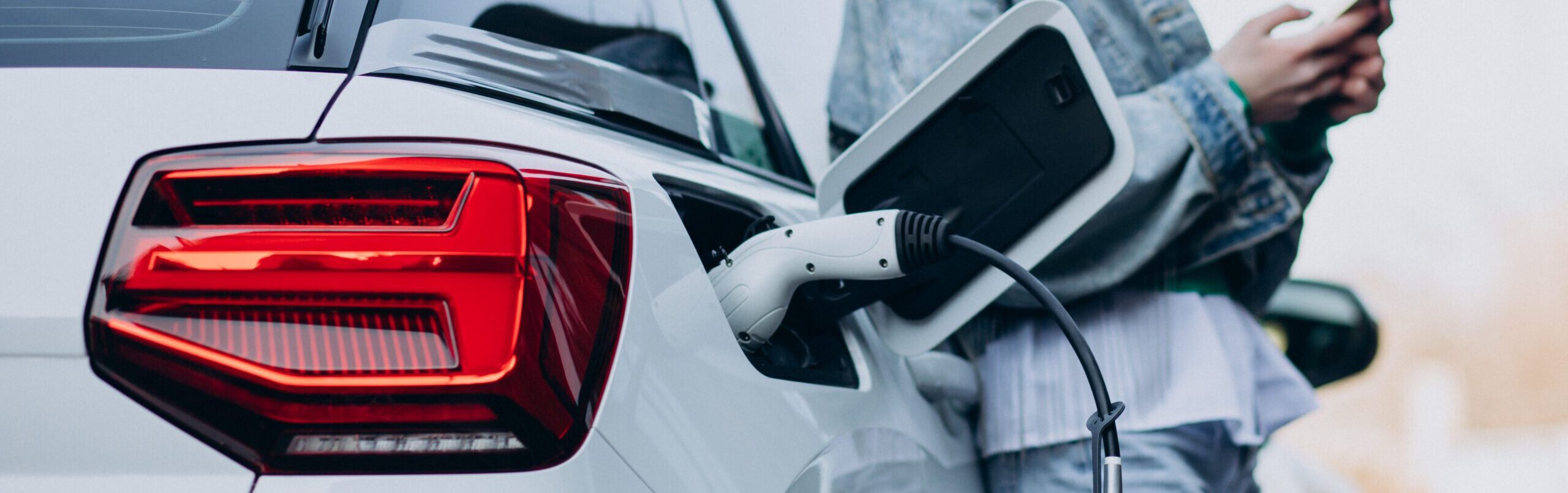 Elektrisch rijden in 2026: dit verandert er voor bestuurders
