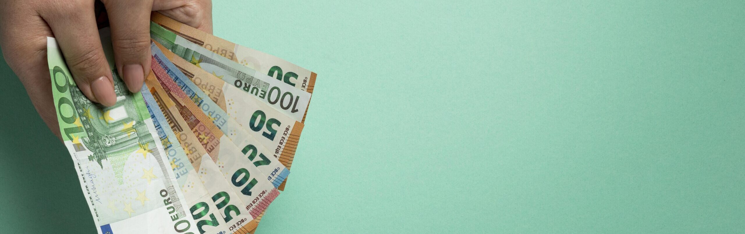 Minimumloon stijgt naar €14,71 in 2026